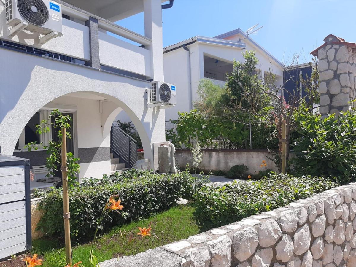 H&F Apartmani Vir Bagian luar foto
