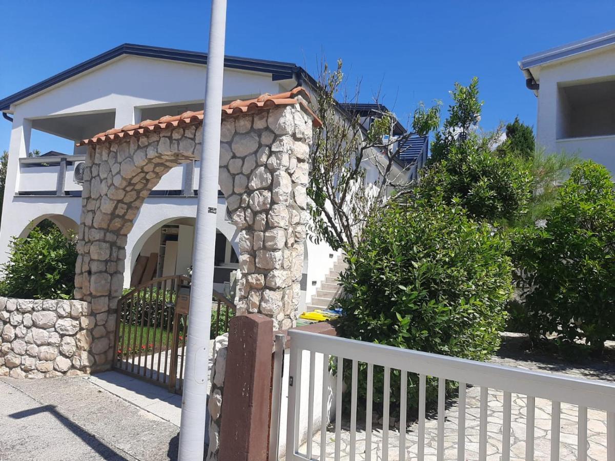 H&F Apartmani Vir Bagian luar foto
