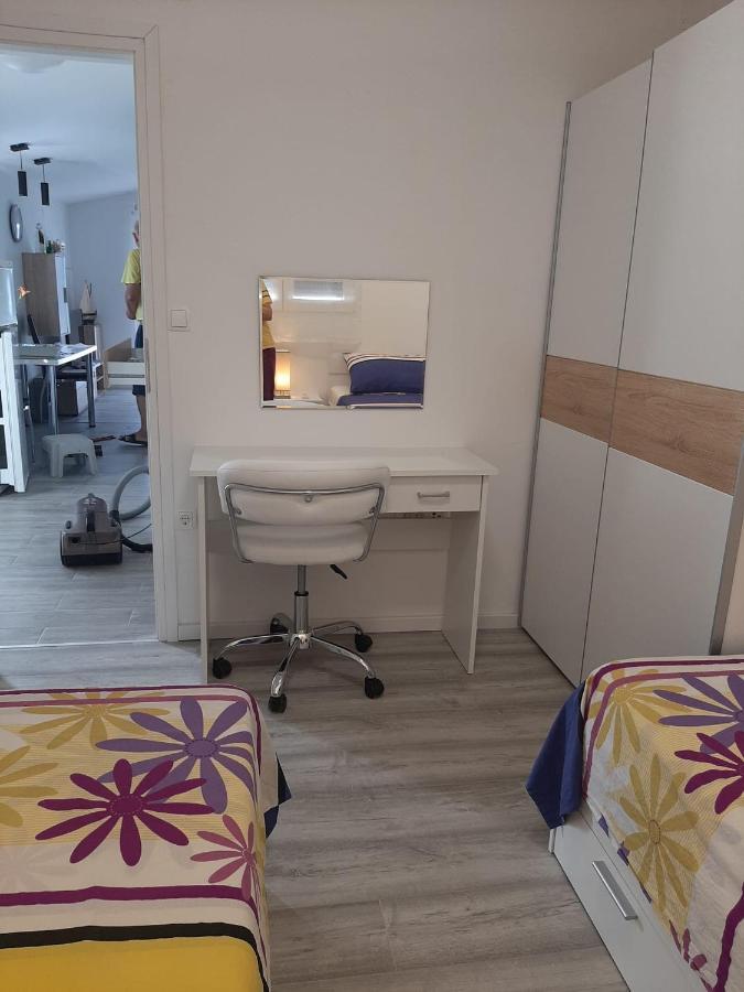 H&F Apartmani Vir Bagian luar foto