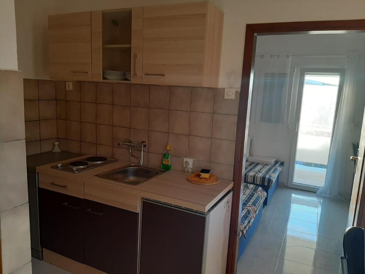 H&F Apartmani Vir Bagian luar foto