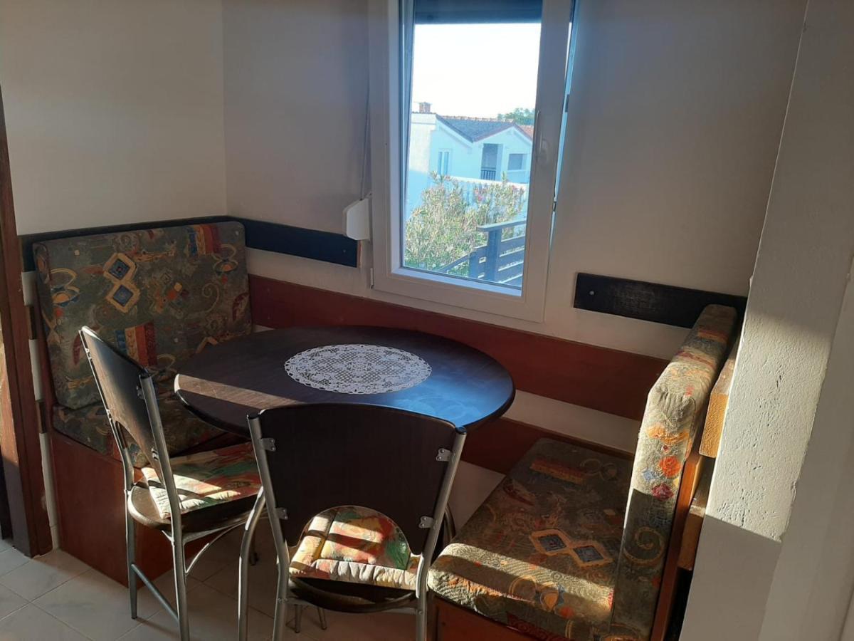 H&F Apartmani Vir Bagian luar foto