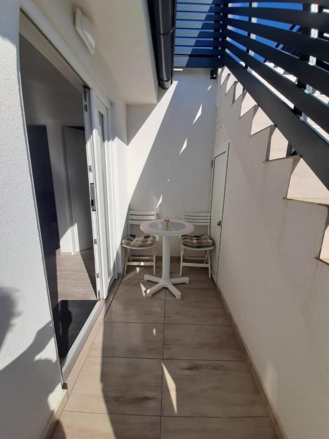 H&F Apartmani Vir Bagian luar foto