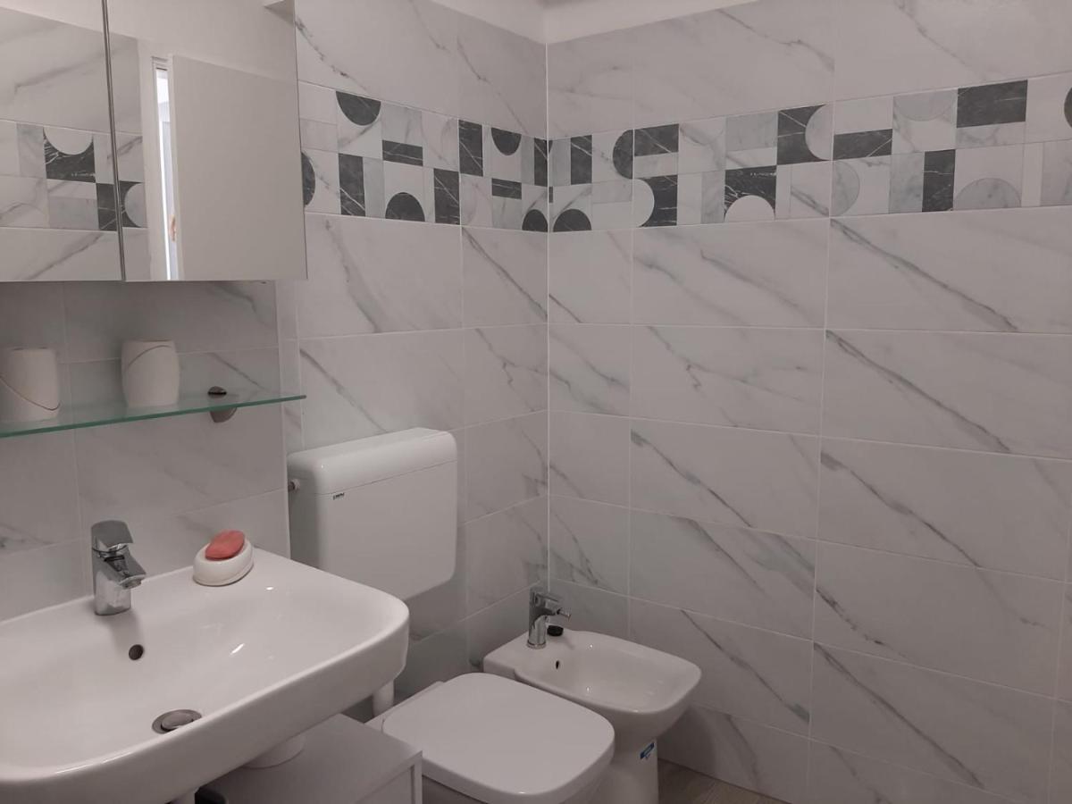 H&F Apartmani Vir Bagian luar foto
