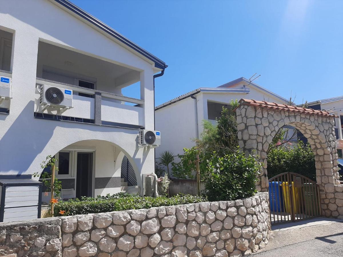 H&F Apartmani Vir Bagian luar foto